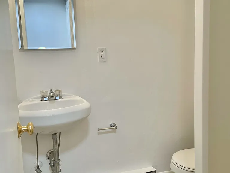 854 Beacon St #2 — Photo 4