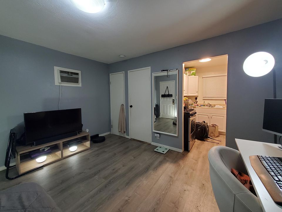 1st image of 841 1/2 W 69th St