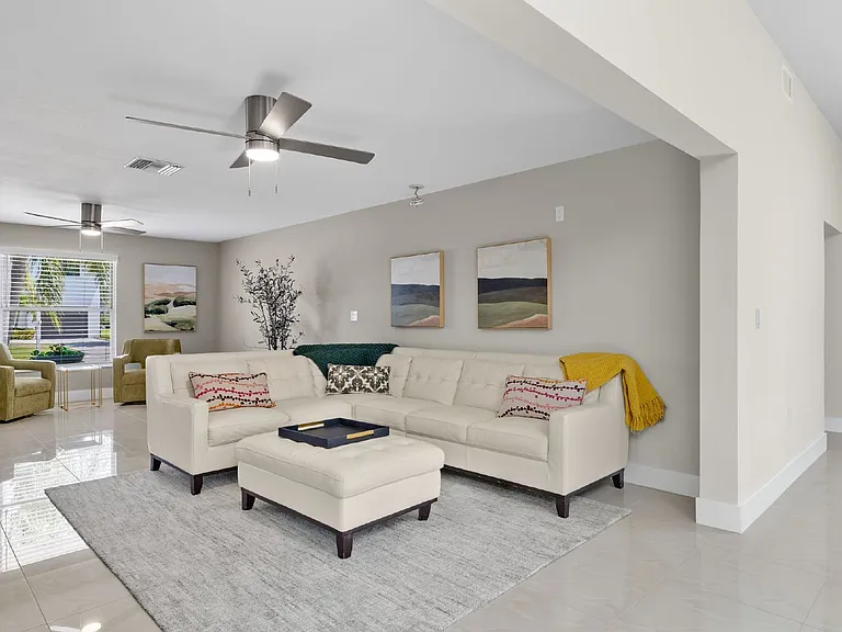 482 Tradewinds Ave — Photo 2