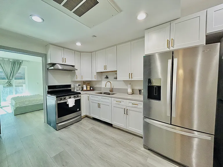 14954 Sherman Way #105 — Photo 20