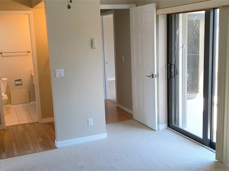 3841 Victoria Dr #14D — Photo 17