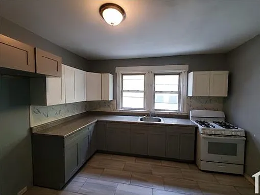 3 bed, $2,500 — Photo 3