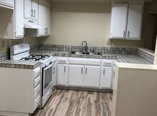 15682 S B St APT 3, Tustin, CA 92780