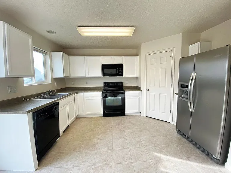 2196 E Revere Way — Photo 2