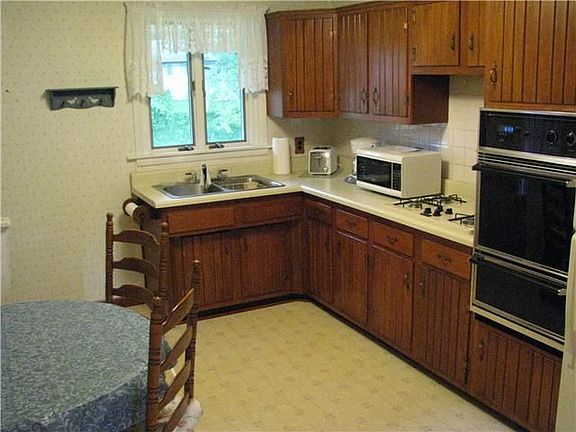 5th image of 2433 E Parris Dr