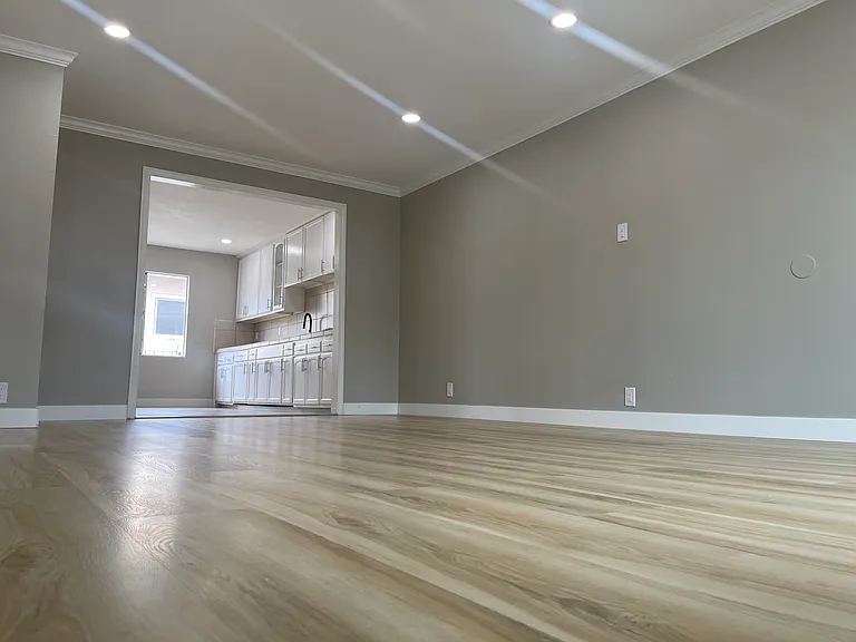 10231 Woodworth Ave #6 — Photo 2