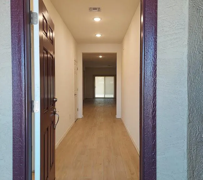 121 W Seaside Dr — Photo 4