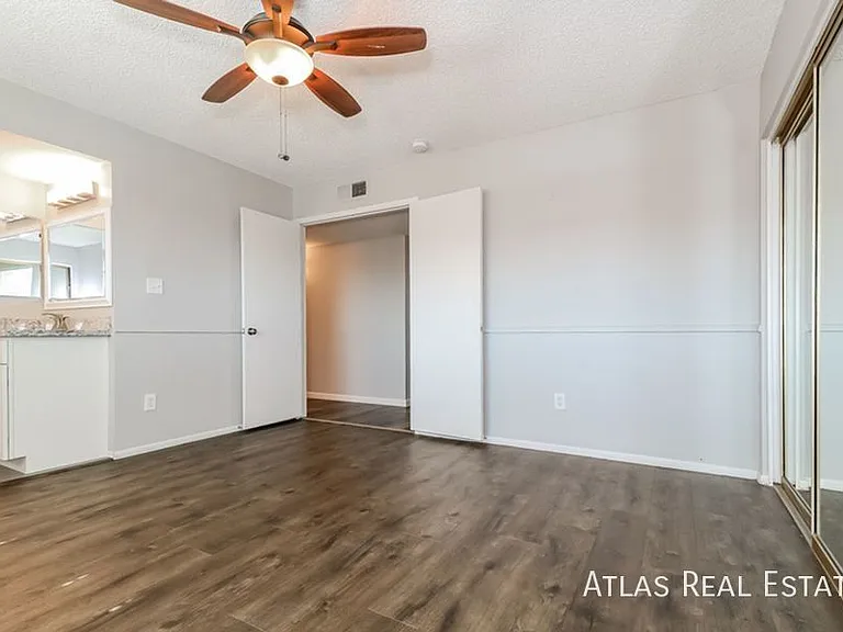 1323 W Rosemonte Dr — Photo 9