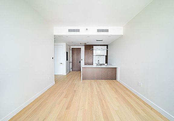 5th image of 45-30 Pearson St #9A