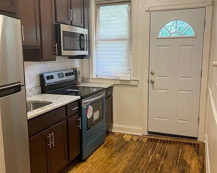 3930 Trumbull St #2 — Photo 8