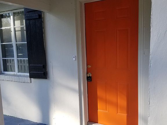 2nd image of 141 W 42nd St