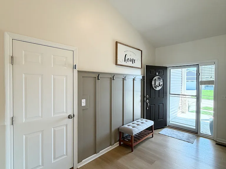 7832 Nicole Ln — Photo 8