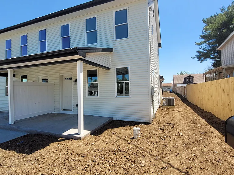 3212 Mill Ln — Photo 2