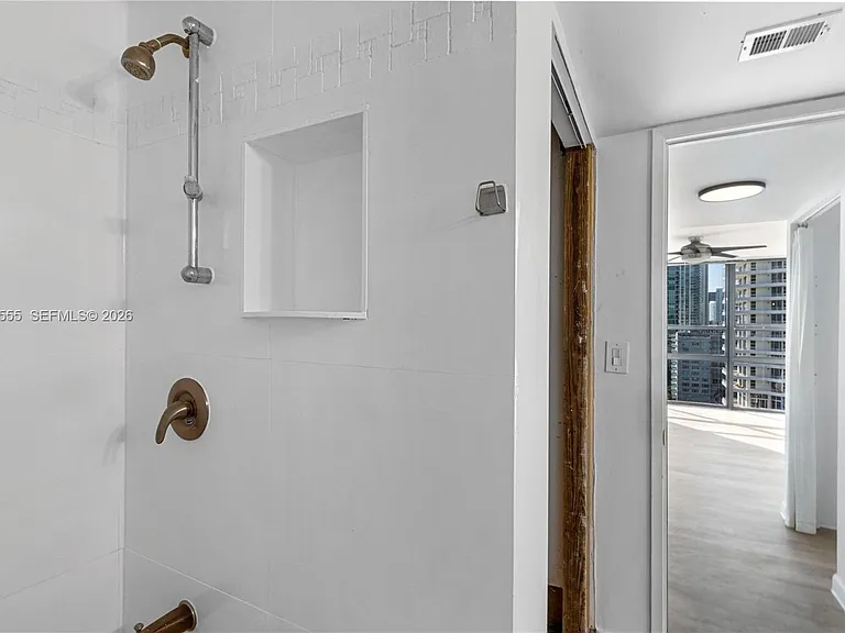 600 NE 36th St #1520 — Photo 13