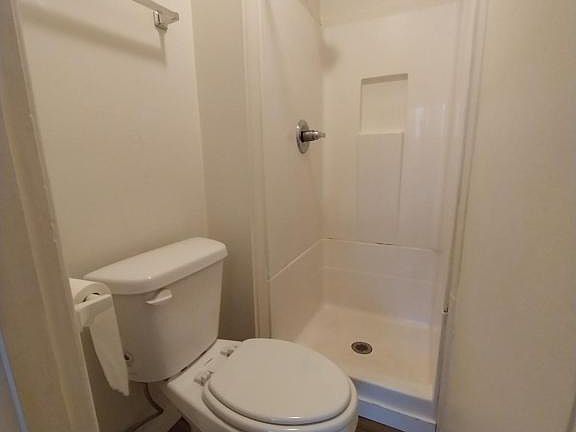 5th image of 707 NE 6th St #12