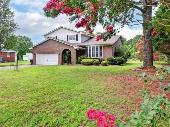 29 River Rd, Poquoson, VA 23662