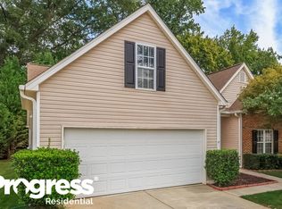 9303 Winston Hall Ct, Charlotte, NC 28277