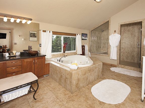 2nd image of 186 Robertson Ln
