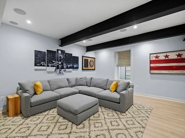 5213 Cathedral Ave NW — Photo 44