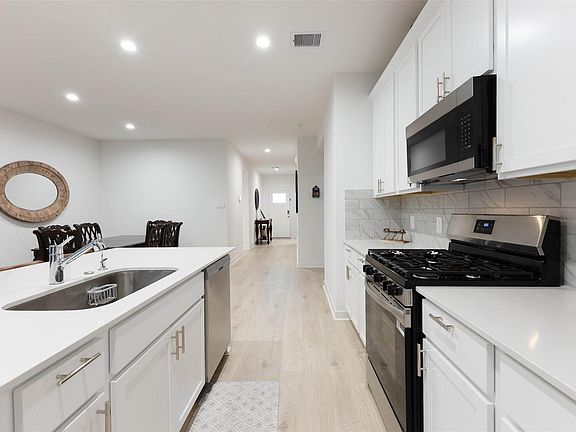 2nd image of 30502 White Cliff Ct