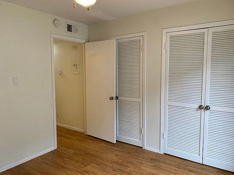 Tarrytown Flats — Photo 11