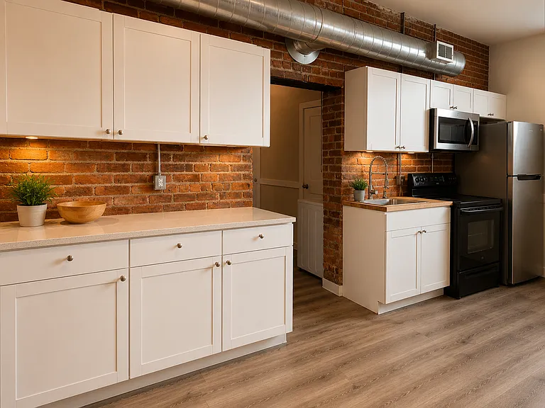 Elaine Lofts — Photo 31