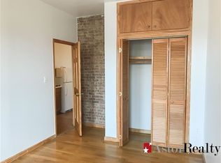 3034 32nd St #5, Astoria, NY 11102