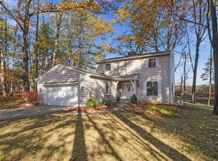 19420 Golfview Dr, Big Rapids, MI 49307