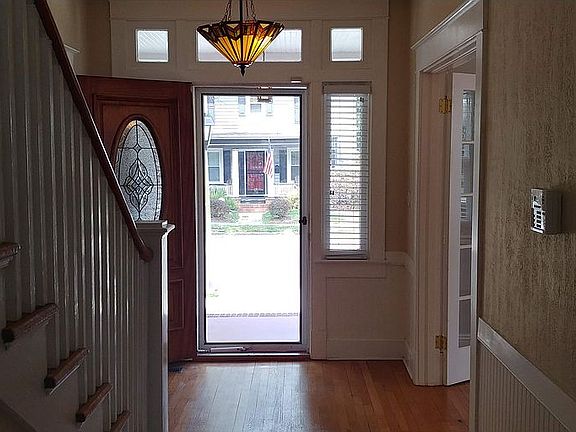 4th image of 4406 Newport Ave