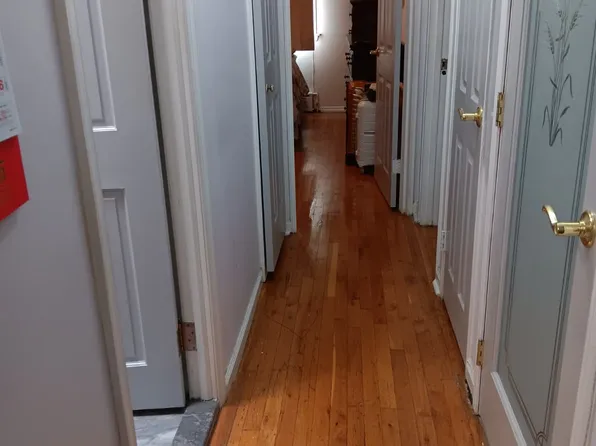 9811 Seaview Avenue image 6 of 28