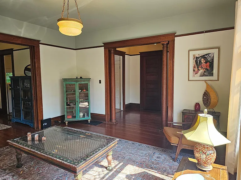 307 NE Graham St — Photo 4
