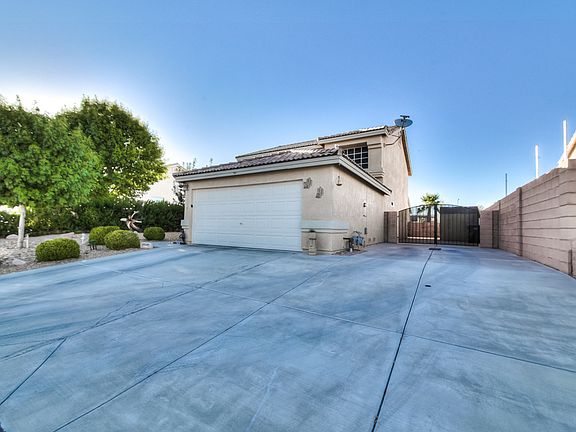 3rd image of 1072 Harpy Eagle Ave