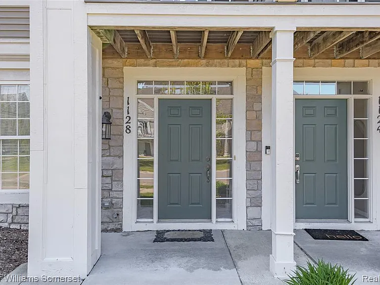 1128 Alameda Blvd — Photo 5