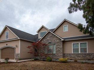 2076 McKinley St, North Bend, OR 97459