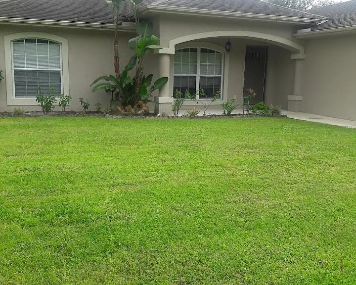 4532 Heyward St — Photo 3