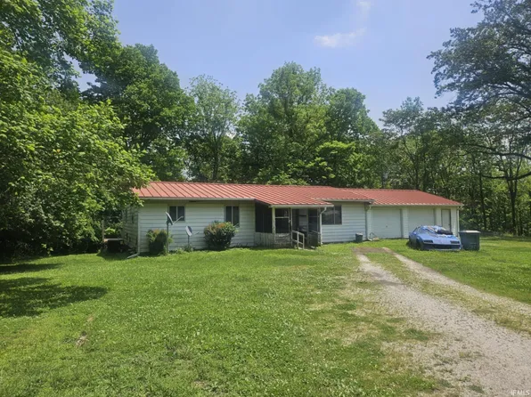 303 S 1st St, Edwardsport, IN 47528