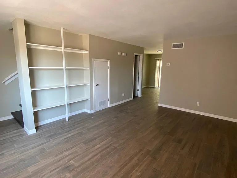 Alto Mesa Apartments — Photo 12