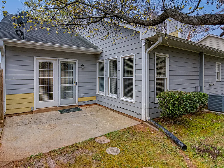 5022 Heathridge Ter — Photo 16