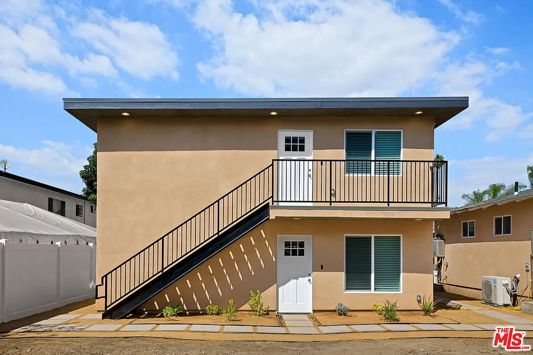 2 bed, 2.0 bath, 750 sqft, $2,995 — Photo 1