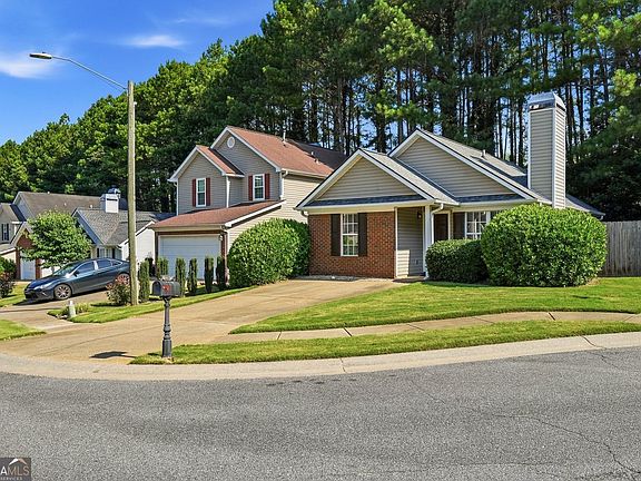 2nd image of 226 Park Pl