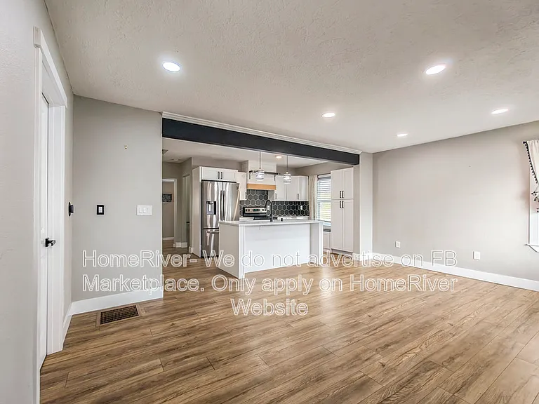 1417 E Wabash Ave — Photo 3