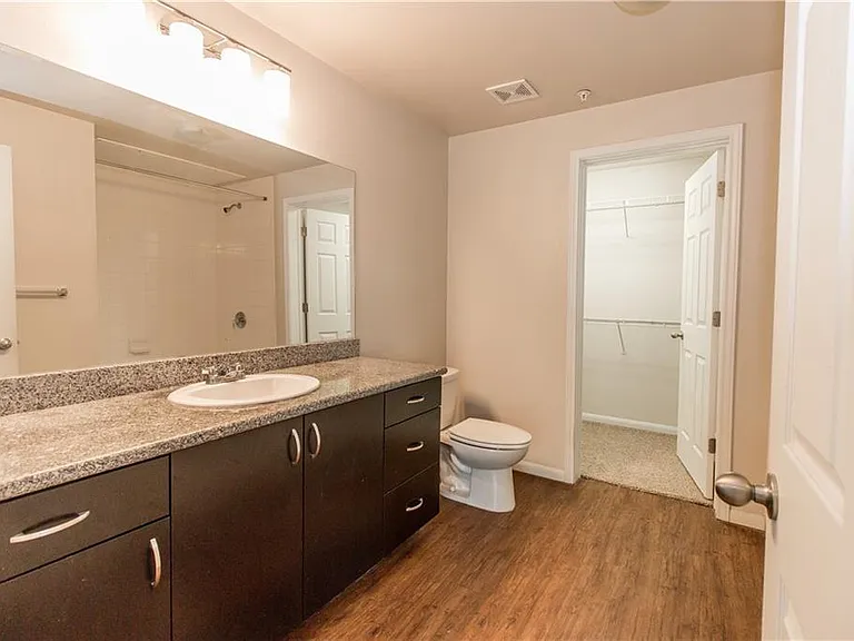 1401 E 4th St #203 — Photo 9