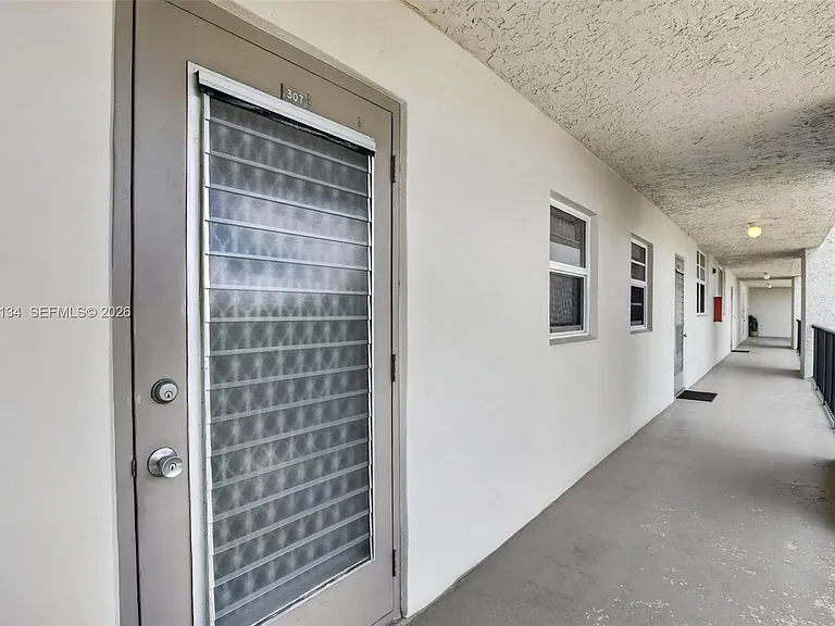 9330 Lagoon Pl #307 — Photo 27