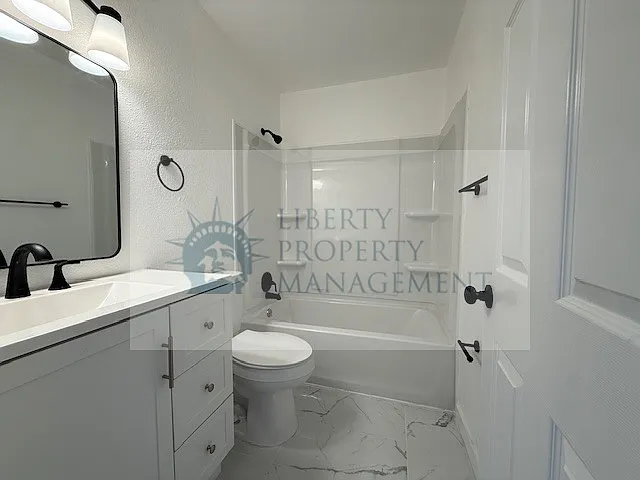 2 bed, 879 sqft, $1,450 — Photo 3