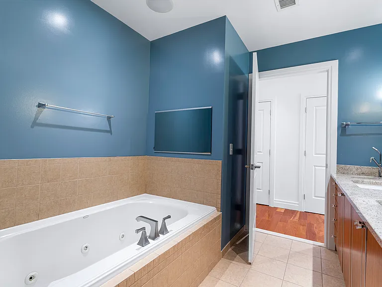 147 Waterfront St #402 — Photo 27