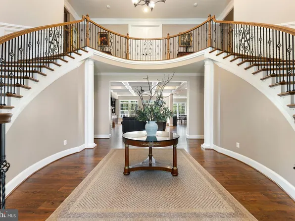 22011 Beaverdam Dr, Ashburn, VA 20148