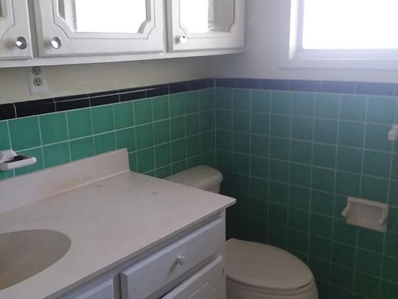 2nd image of 2605 Forsythe Ave