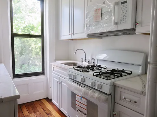 Rented by Space Real Estate | media 27