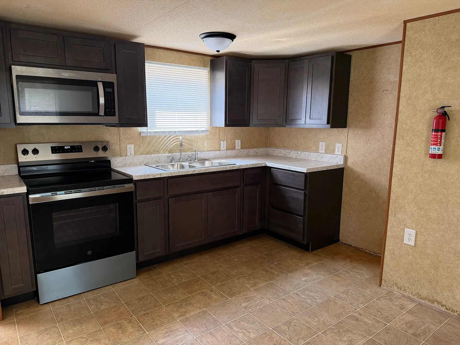 3 bed, $600 — Photo 2