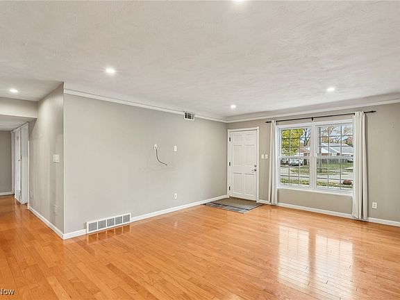 5th image of 550 Sycamore Dr